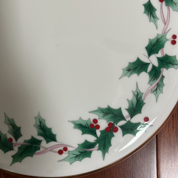 Mikasa Ribbon Holly Cheese & Cracker Board 10 1/2” Discontinued - Picture 5 of 8